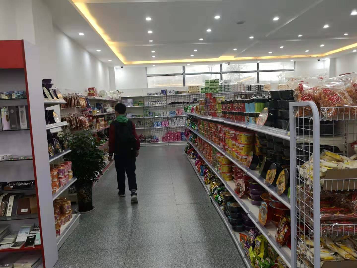 愛心校園超市